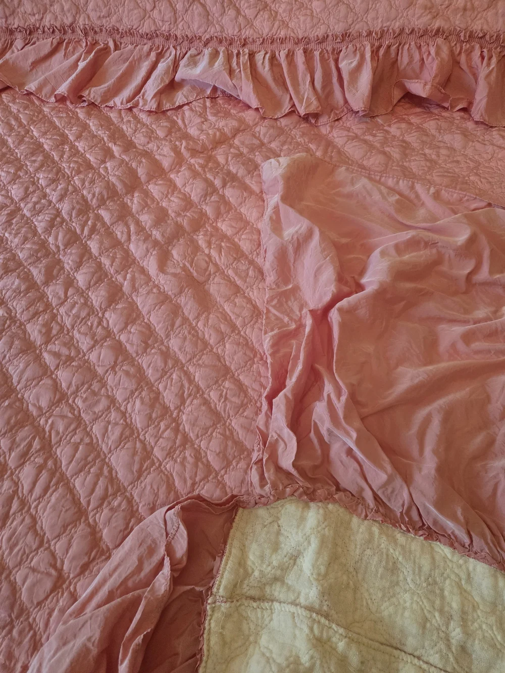 Pink Quilted Ruffled Bedspread - Elegant Home Bedding